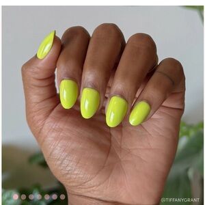 Glamnetic nails lime green